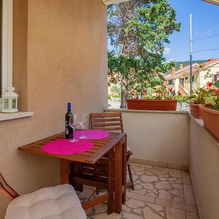 Apartment Rajci Cres Exterior photo